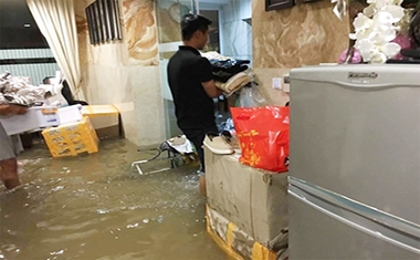 Khắc phục tường ngấm, sàn rộp sau mưa ngập như thế nào?