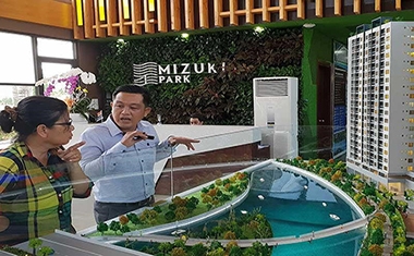 TP.HCM: Giấc mơ mua nhà thêm xa vời do ngân hàng siết điều kiện vay